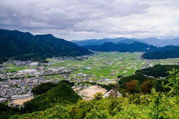Fototapeta na wymiar 兵庫県・黒井城 本丸跡（保月城）から見下ろす風景