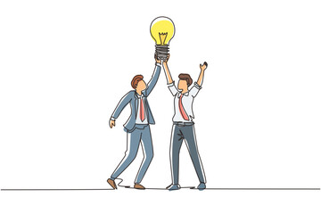 Single continuous line drawing goal achievement, winning, teamwork, business. Team businessman holding light bulb. Successful trouble solution idea creation. One line draw design vector illustration