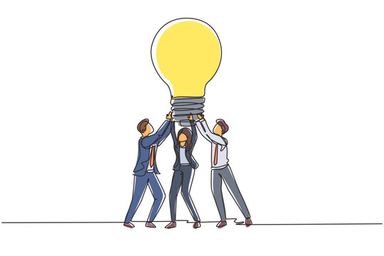 Single one line drawing group people hold huge lamp new idea. Success in business rely on teamwork, good planning, finding creative solution to problem. Continuous line draw design vector illustration