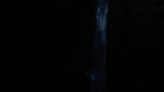 大荒れの滝　ドローン空撮