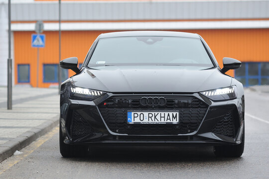 Belarus, Minsk - 24.01.2023:Audi RS 7 Sportback premium black car stands on the street in the city. Audi RS7 Sportback.