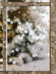 雨に濡れた窓ガラスの3Dイラスト