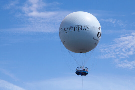 Hot air balloon in Épernay