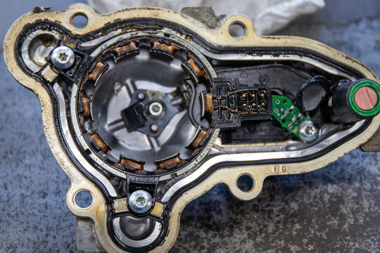 Fragment of an IPM-SynRM resolver of an engine damaged by a coolant leak.