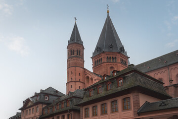 Fototapeta na wymiar Mainz Cathedral - Mainz, Germany