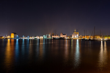 Obraz premium Stralsund bei Nacht