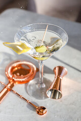 liquid, martini, party, transparent, alcohol, bar, classic, olive, refreshment, vodka, cool, elegance, splash, up, liquor, restaurant, alcoholic, isolated, white, club, counter, elegant, hour, clear, 