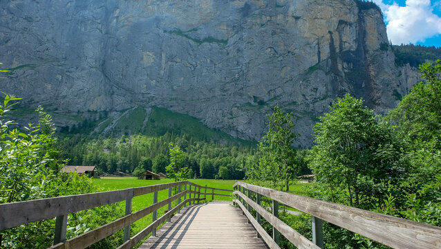 Tal bei Lauterbrunnen in der sch&ouml;nen Schweiz - Switzerland 