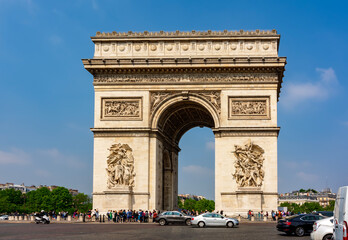 Fototapeta na wymiar Triumphal arch (Arc de Triomphe) in Paris, France