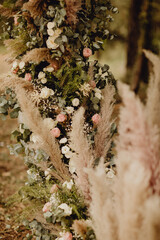 Fleurs de la pampa, rose, eucalyptus et gypsophile