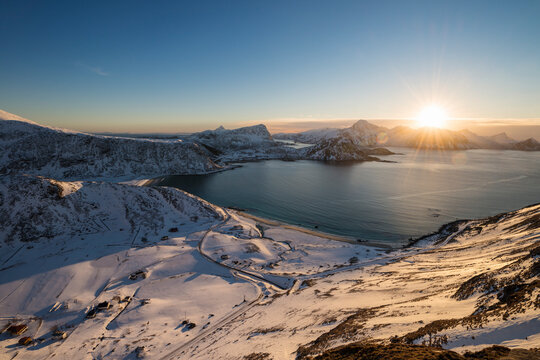 Winter sunset over Haukland beach, Vestv&Atilde;&yen;g&Atilde;&cedil;y, Lofoten Islands, Norway