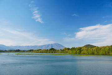 岩手県盛岡市の風景　御所湖と岩手山