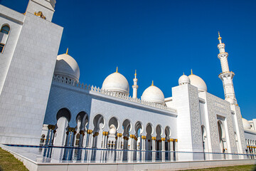 Abu Dhabi in united emirates louvre museum and mosque