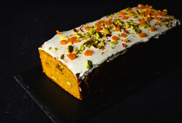 Texture of a traditional carrot cake