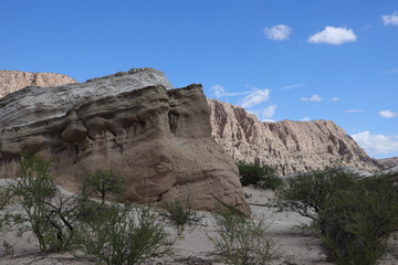 Fototapeta premium Le formazioni rocciose tra le città di Puerta de Corral Quemado e Villa Vil. Catamarca. Argentina