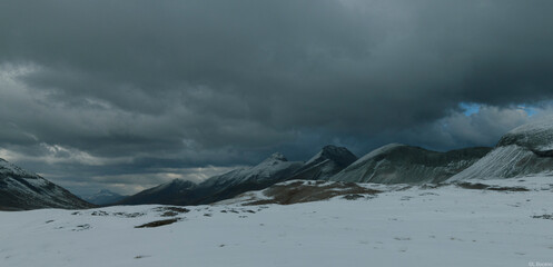 Fototapeta na wymiar montagne hiver