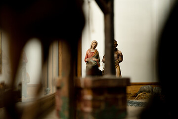 Krippe Figuren in einer Kirche