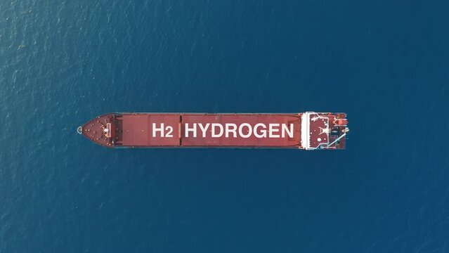 Liquid Hydrogen renewable energy in vessel, LH2 hydrogen gas for clean sea transportation on big ship with composite cryotank for cryogenic gases