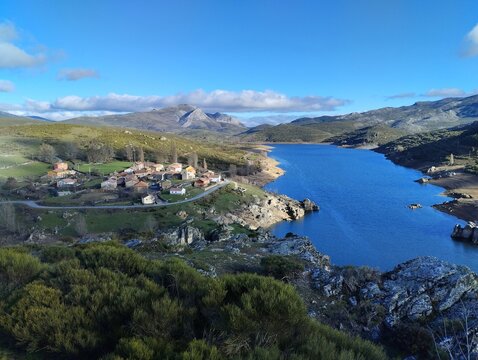 Aldea, embalses, monta&ntilde;a, naturaleza, paisaje 