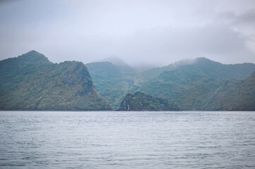 misty cost of ha long bay on the horizon 