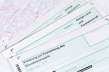 Meldebogen für die Grundsteuer Erklärung Grundsteuererklärung ans Finanzamt in Stuttgart,...