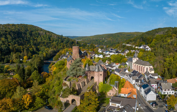 heimbach-eifel-burg-bilder-stock-fotos-videos-adobe-stock