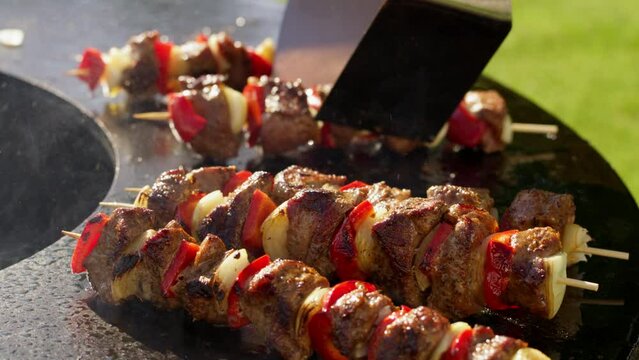 Grillspie&szlig;e auf Plattengrill