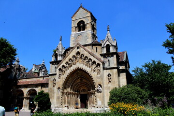 Fototapeta na wymiar church of budapest