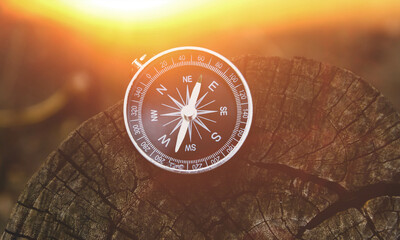 Travel and navigation. Determination of cardinal points by compass.