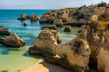 Fototapeta Klify w Portugalii na plażach w okolicach Portimao obraz