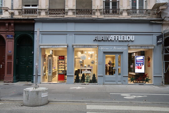 Boutique d'opticien Alain Afflelou, vue de l'extérieur, ville de Lyon , département du Rhône, France 