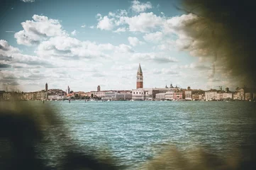 Papier Peint photo autocollant Pont du Rialto Beautiful italian summer day in Venice 