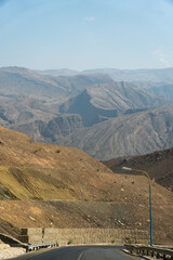 the road to the mountains