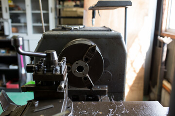 A place where the inner diameter is cut with a lathe
