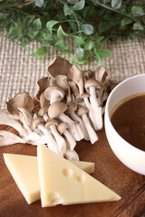 キノコのカレーと食材