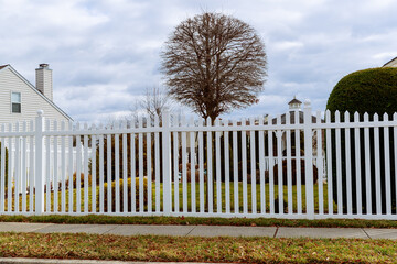 white plastic fence vinyl modern