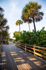 Obraz premium Walkways and bridges over the waterways of Florida