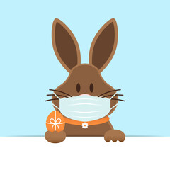 Obraz premium Einzelner Osterhase Maske Mit Osterei Banner Horizontal Himmel