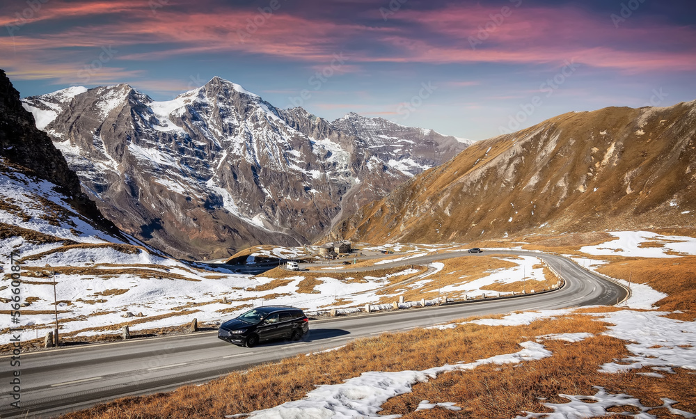 Fototapete Panorama view on Mountain asphalt road serpentine. Grossglockner High Alpine Road, German. concept of an ideal resting place. Popular travel destination. High mountain pass road in Austrian Alps