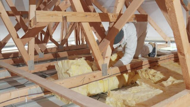 insulation of the roof and ceiling with glass wool