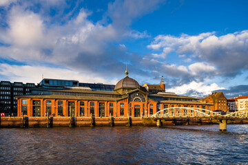 Fischmarkt Hamburg Hafen Abendlicht