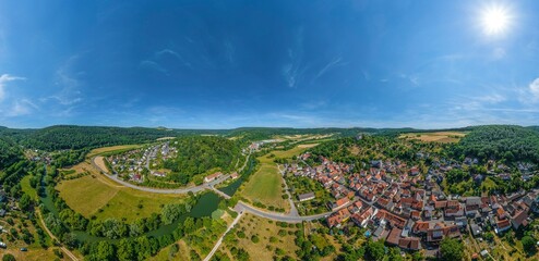 360° Rundblick über Gamburg im Taubertal mit der markanten Burganlage über dem Ort