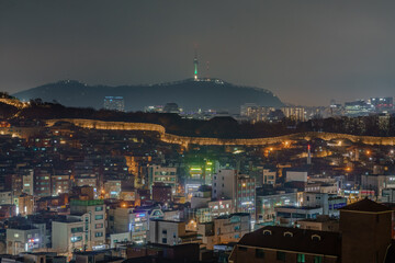 한국 서울 성북동 성곽길 야경