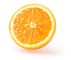 Halbe Orange auf weissem Fond als Freisteller