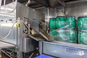 Closeup view of seaweed washing machine.