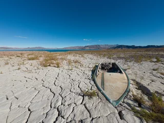 Tuinposter Sunken boat in Lake Mead area © John