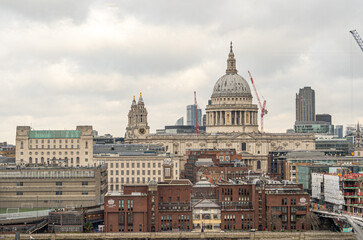 Fototapeta na wymiar View of North London with the St Pauls Cathedral
