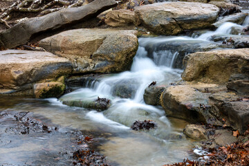 Fototapeta na wymiar Waterfall at Sulphur park, Oklahoma.