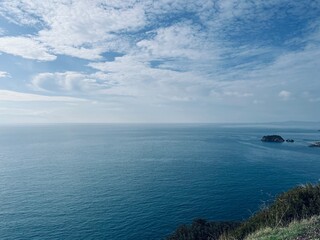 Fototapeta na wymiar Blue sea horizon, sea coastline