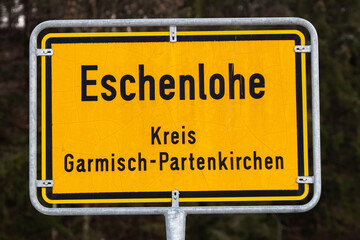Ortsschild von Eschenlohe